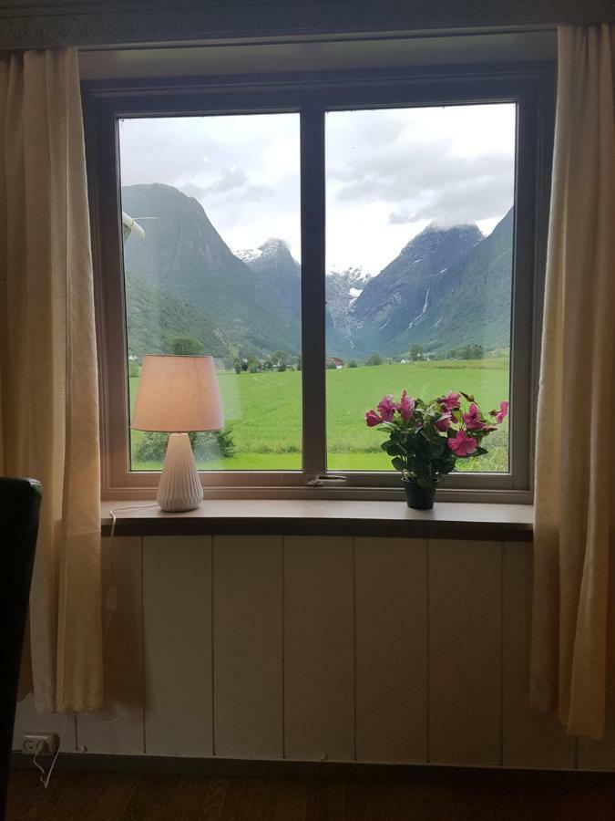 Glacier And Waterfall View Briksdalsbre Exterior foto